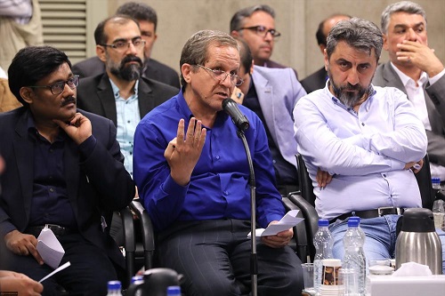 دستگاههای فرهنگی هر چه کمتر در شعر دخالت کنند بهتر است دستگاههای فرهنگی هر چه کمتر در شعر دخالت کنند بهتر است