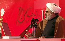 در برابر رفتار دشمنان، سیاست حسینی برگزینیم