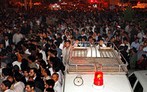 انفجاری شدید، حسينيه شهداء شيراز را لرزاند