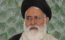 توسعه عتبات عاليات راه مبارزه با آمريكا است