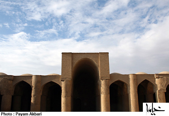 مسجد تاریخانه در دامغان