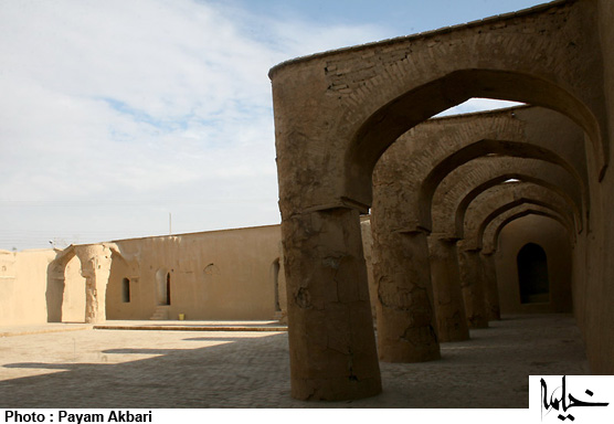 مسجد تاریخانه در دامغان