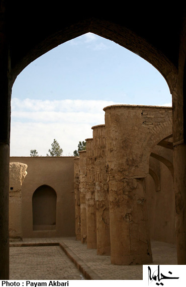 مسجد تاریخانه در دامغان