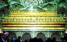 ضريح اميرالمؤمنين(ع) جامه زرين پوشيد