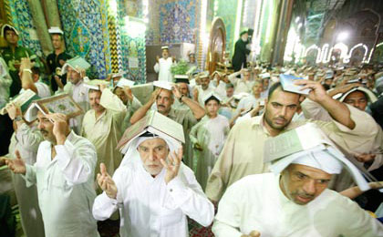 مراسم احیا در حرم امام حسین(ع)