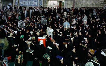 مراسم احیا در حرم امام حسین(ع)