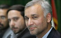 عکس‌های چاپ‌شده شهدا، جایگزین شمایل می‌شود