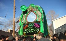 مراسم «بيل‌زني» و «نخل‌گرداني» روز عاشورا  برگزار شد