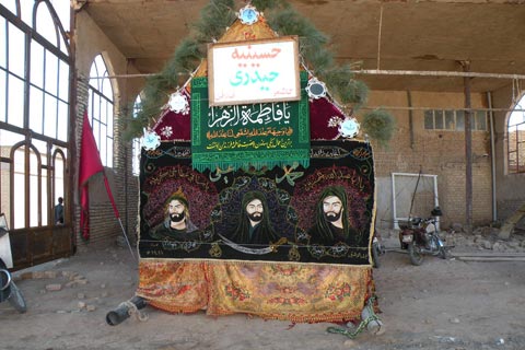 حاشيه‌اي بر آيين نخل گرداني روستاي فدافن