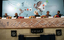 مي‌خواستم مفهومي از زائر را به تصوير بكشم