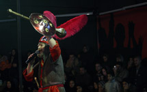 نمايش «مجلس عاشق‌کشان» اجرا مي‌شود