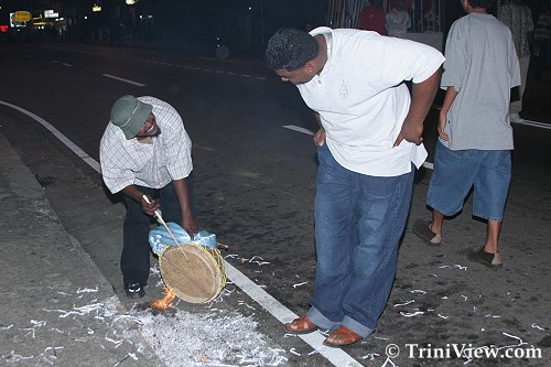 طبل ها را گرم می کنند