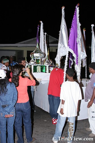 دو گروه برگزار کننده به یکدیگر می رسند