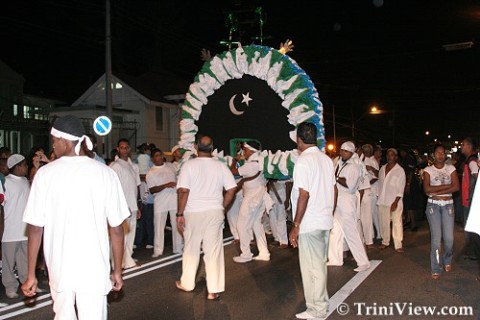 ماه سرخ به سمت تجه حرکت می کنند