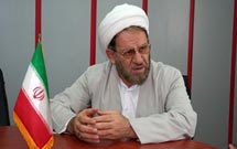 مردم دين‌شان را از عمل مبلغان مي‌گيرند