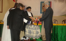 کتاب «دیوان اشعارمنسوب به امام سجاد(ع)» رونمایی شد کتاب «دیوان اشعارمنسوب به امام سجاد(ع)» رونمایی شد