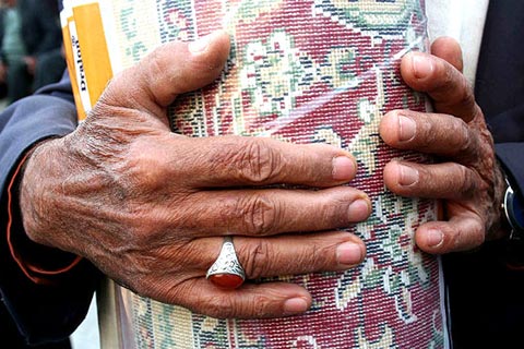 213 تخته فرش به بارگاه امام حسين(ع) اهدا شد