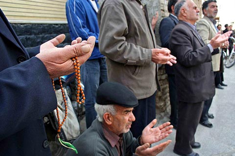 213 تخته فرش به بارگاه امام حسين(ع) اهدا شد