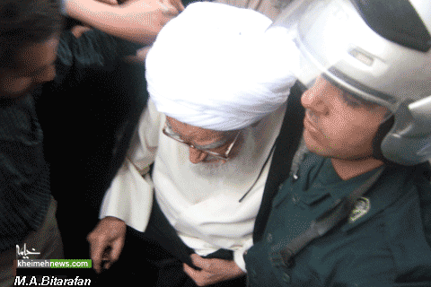 عزاداری مردمی در مقابل بیت مرحوم آیت الله بهجت