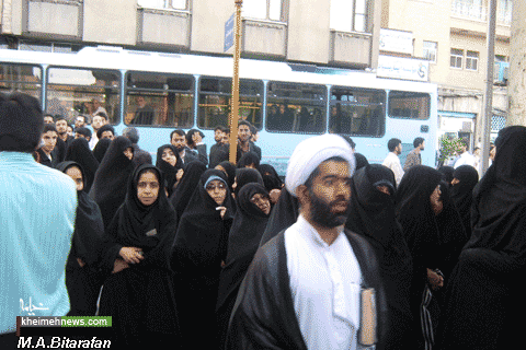 عزاداری مردمی در مقابل بیت مرحوم آیت الله بهجت