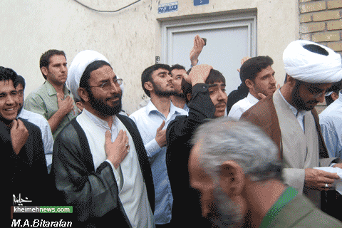 عزاداری مردمی در مقابل بیت مرحوم آیت الله بهجت