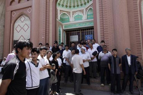 تعطیلی مساجد در غرب چین