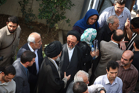 تشييع پيكر مهدی آذريزدی