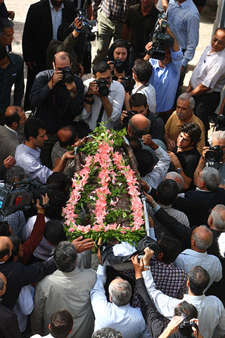 تشييع پيكر مهدی آذريزدی
