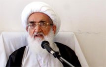 مداحان نباید مردم را با خرافه و تحریفات سرگرم کنند