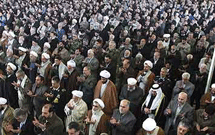 نماز ظهر تاسوعا به امامت آيت‌الله مكارم