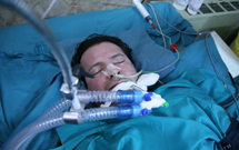 جراحی احمد عزیزی شاعر و مداح اهل بیت (ع) منتفی شد