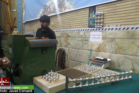 نخستين شبکه نصب شده بر روي ضريح جديد امام حسين(ع)