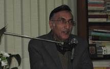 محبی سختی‌ها را تحمل کرد