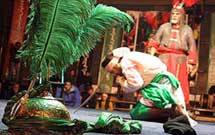 باید در تعزیهخوانان نسل جوان ایجاد انگیزه شود باید در تعزیهخوانان نسل جوان ایجاد انگیزه شود