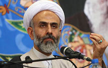 مداحان قدرت تشخيص حق و باطل را در مردم ايجاد كنند