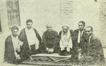 نشسته از سمت راست:  سید سلمان هادی طمعه