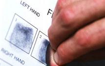 انگشت‌نگاری از زایرين ايرانی در عراق