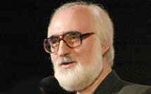 شاعر، هنرش را خرج آرمانش میکند شاعر، هنرش را خرج آرمانش میکند