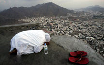 حضور كادر پزشكی متخصص در كاروانهای حج تمتع حضور كادر پزشكی متخصص در كاروانهای حج تمتع