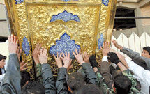 نصب درهای نفیس جدید حرم امام علی(ع)