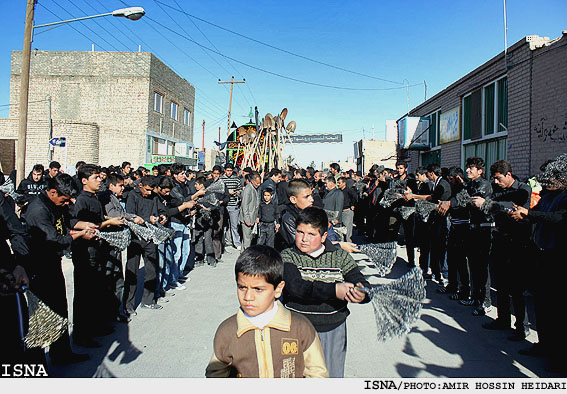 مراسم سنتي بيل زني در عاشورا