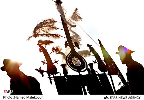 انتقال علامت تکیه دولت به ارگ آزادی