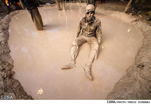 گل مالان در روز عاشورا در خرم آباد