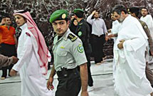 امسال هيچ زائر حامل مواد از فرودگاههاي كشور رد نشد امسال هيچ زائر حامل مواد از فرودگاههاي كشور رد نشد