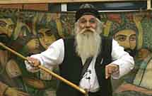 مرشد محمد احدی در فروشگاه مرکزی شهر کتاب پرده‌خوانی می‌کند