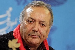 بسیاری نقدها به «رستاخیز» جهت‌دار و فارغ از نگاه سینمایی است