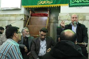 حسین سازور در تجمع اعتراض به فیلم رستاخیز : این شکست بود برای شما ! شکست بود برای هنر شما !