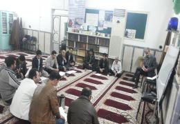 دوره های آموزش مداحی جمعه هر هفته در مسجد زینبیه لار برگزار می شود
