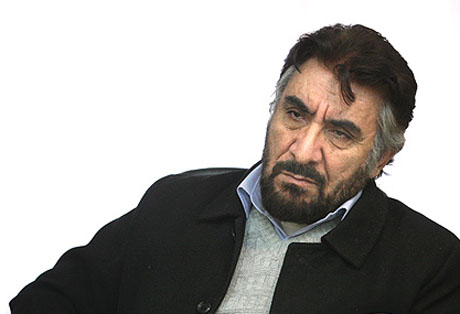 در جامعه مداحی غیرت مذهبی از بین رفته است