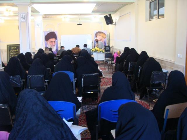 دوره آموزش مقدماتی مداحی در بروجن برگزار می‌شود